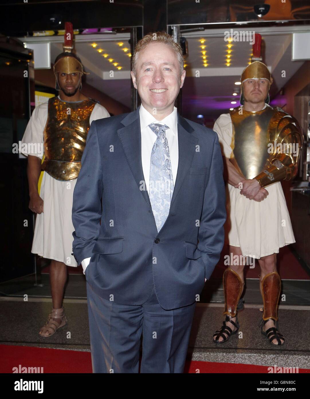 Mark Millar arriva al Glasgow Film Festival Opening Gala e al Regno Unito Premiere of Hail, Caesar! Al Glasgow Film Theatre in Scozia. Foto Stock