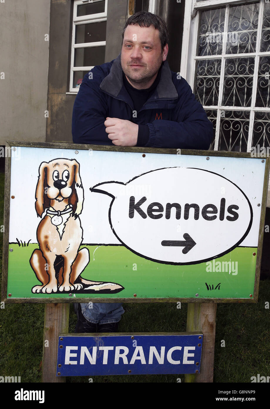 Steve Mapley, direttore della Manchester Dogs Home che ha aperto le sue porte al pubblico per la prima volta dal devastante attacco di arson che ha ucciso 60 cani nel 2014. Foto Stock