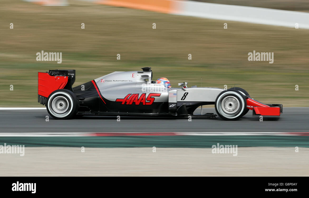 Romain Grosjean di Haas durante la prima giornata di test al Circuit de Catalunya, Barcellona. Foto Stock
