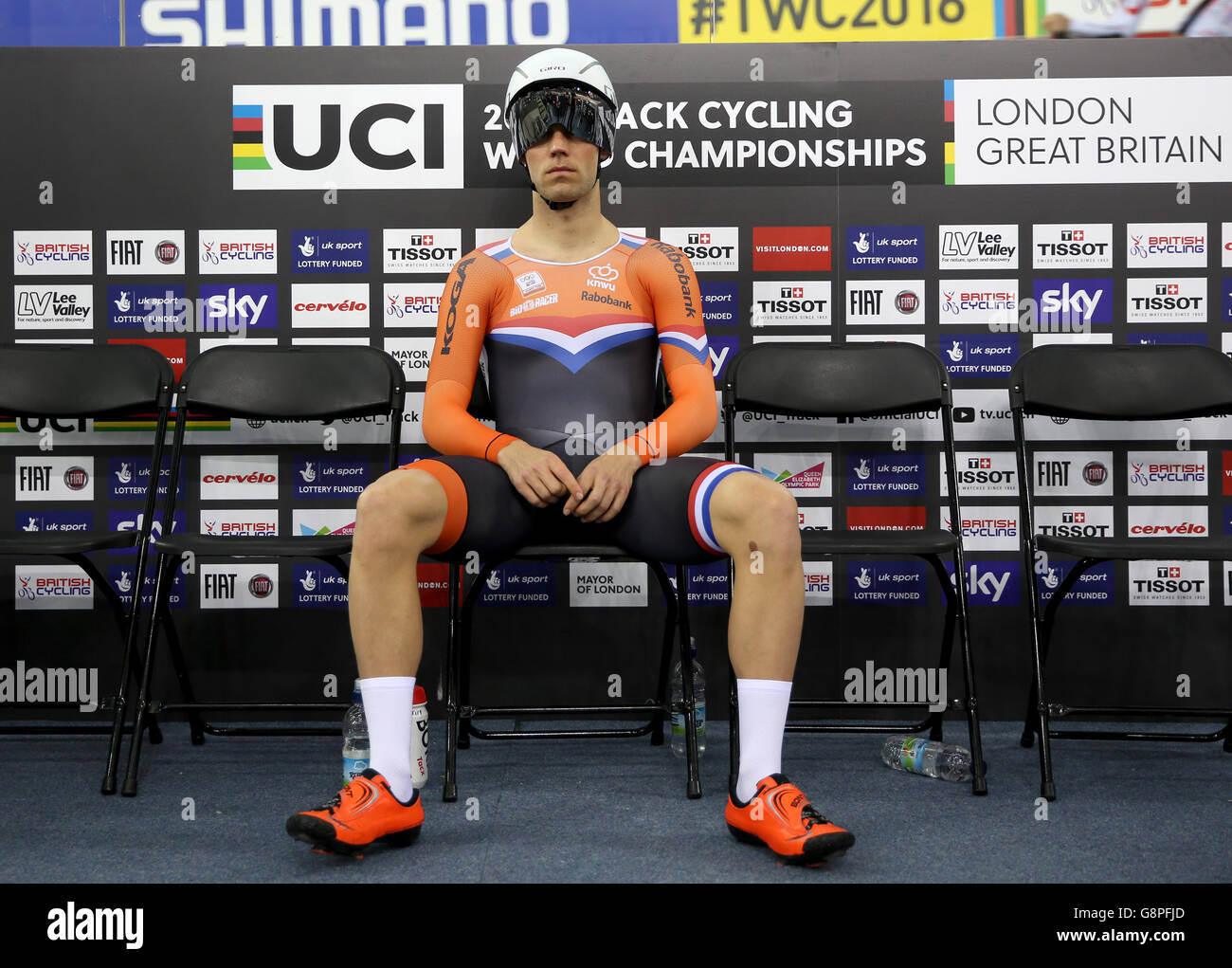 Il Tim Veldt olandese durante il terzo giorno dei Campionati mondiali di ciclismo su pista UCI a Lee Valley VeloPark, Londra. Foto Stock