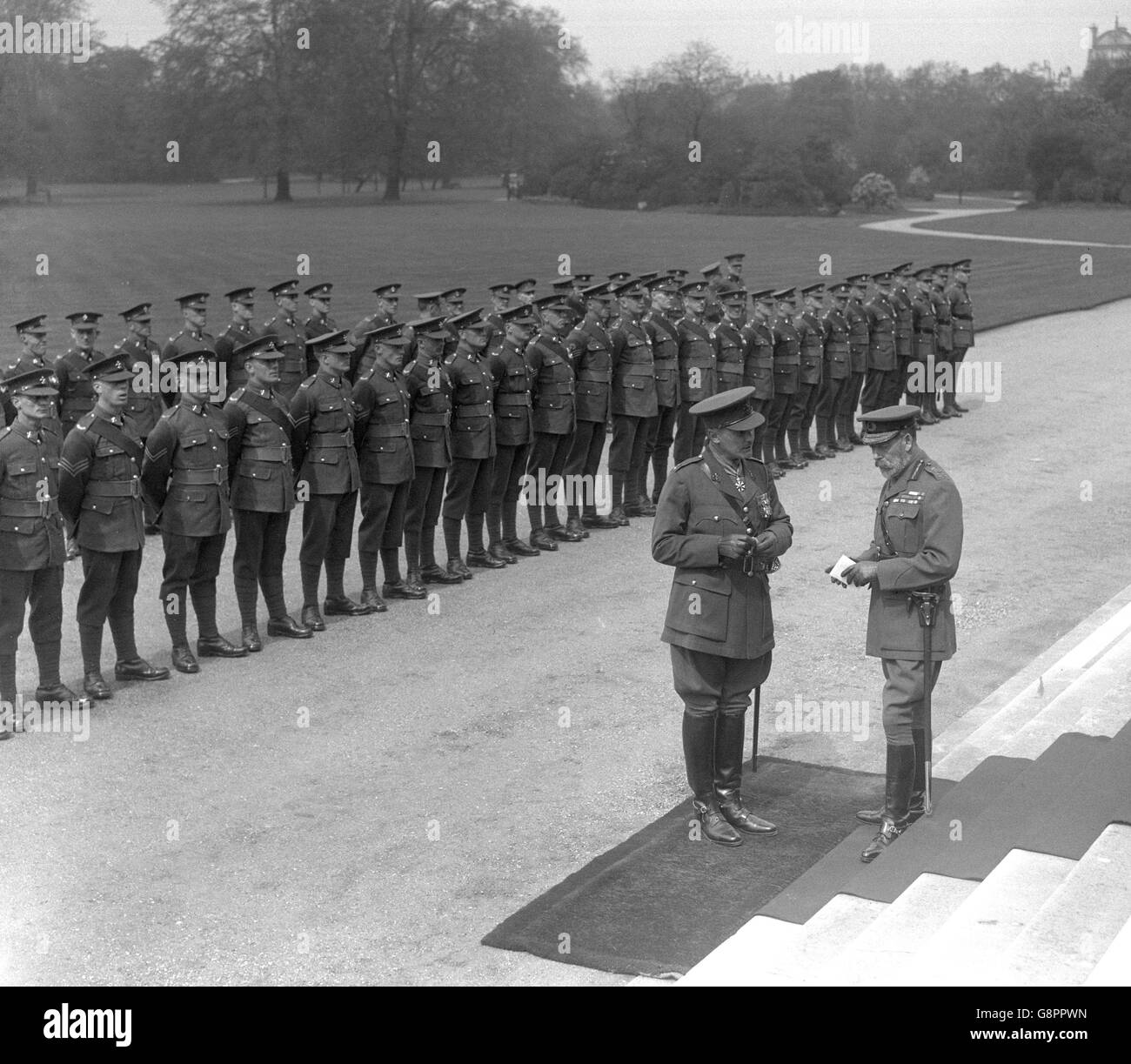 King George V - reggimento di Manchester - Buckingham Palace di Londra Foto Stock