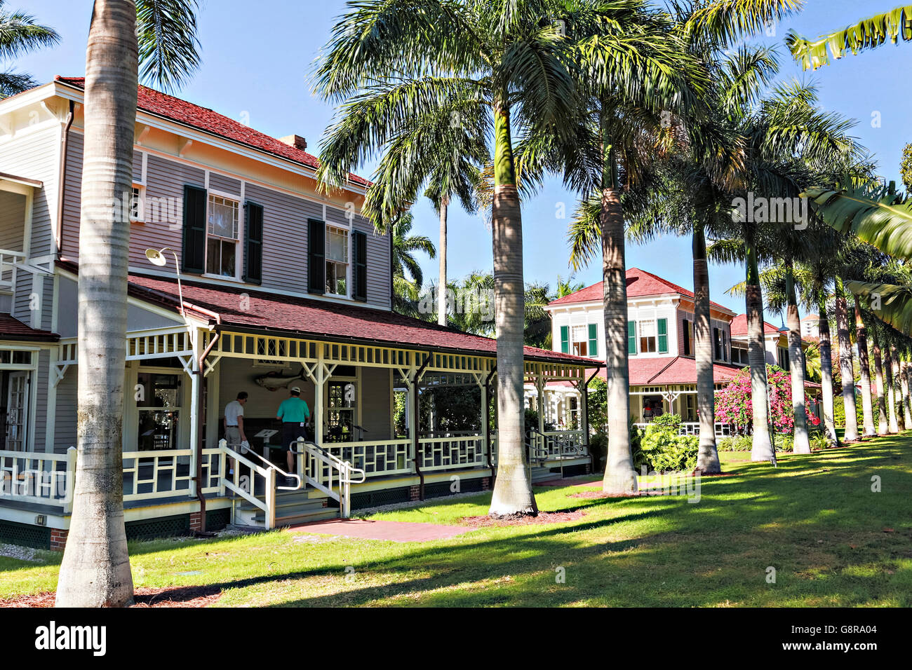 L'inverno la casa di Thomas Alva Edison accanto al Fiume Caloosahatchee in Fort Myers, Florida. Edison e Henry Ford costruire il loro inverno estates su siti adiacenti circondato da 21 acri di giardino botanico. Foto Stock