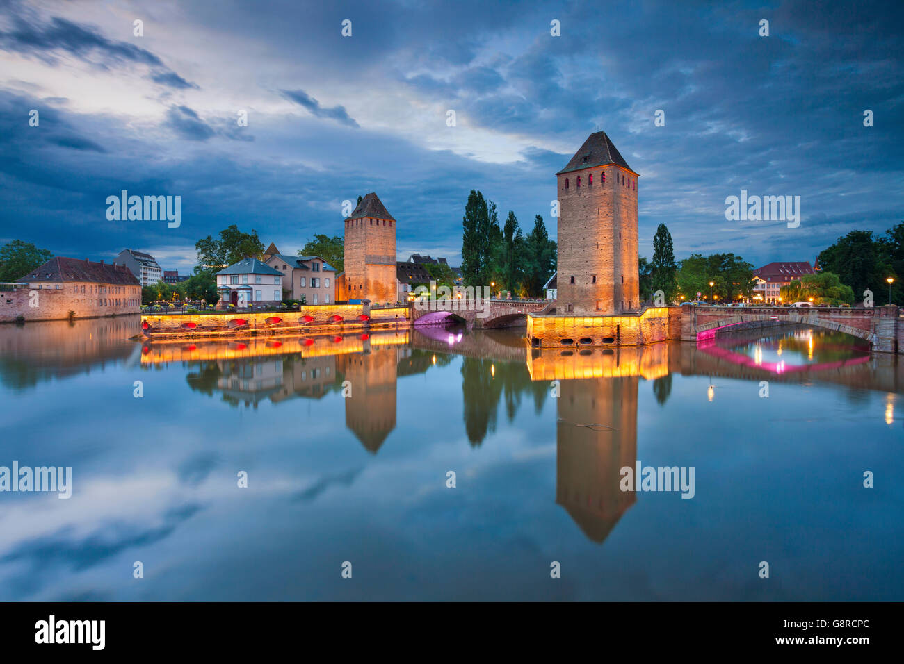 Strasburgo. immagine di Strasburgo Centro storico durante il blu crepuscolo ora. Foto Stock