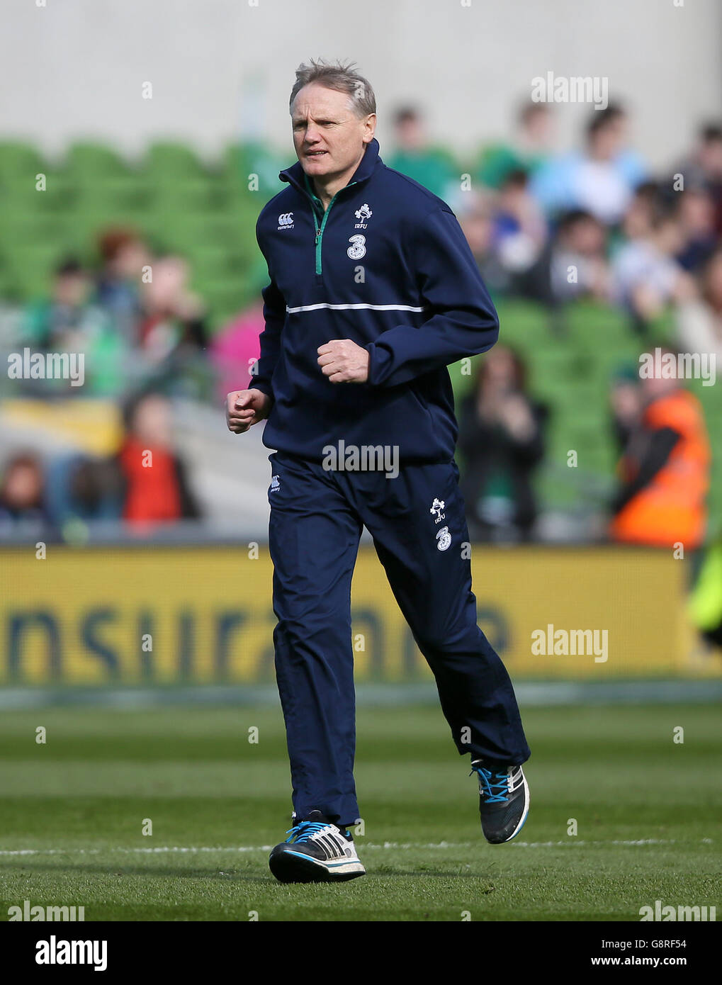 L'Irlanda capo allenatore Joe Schmidt prima della partita RBS 6 Nations 2016 all'Aviva Stadium, Dublino. PREMERE ASSOCIAZIONE foto. Data immagine: Sabato 12 marzo 2016. Vedi la storia di PA RUGBYU Irlanda. Il credito fotografico deve essere: Niall Carson/PA Wire. SONO PREVISTE RESTRIZIONI: . Nessun utilizzo commerciale o promozionale senza il previo consenso dell'IRFU. Nessuna alterazione o doctoring. Per ulteriori informazioni si prega di chiamare il numero +44 (0)115 8447447. Foto Stock