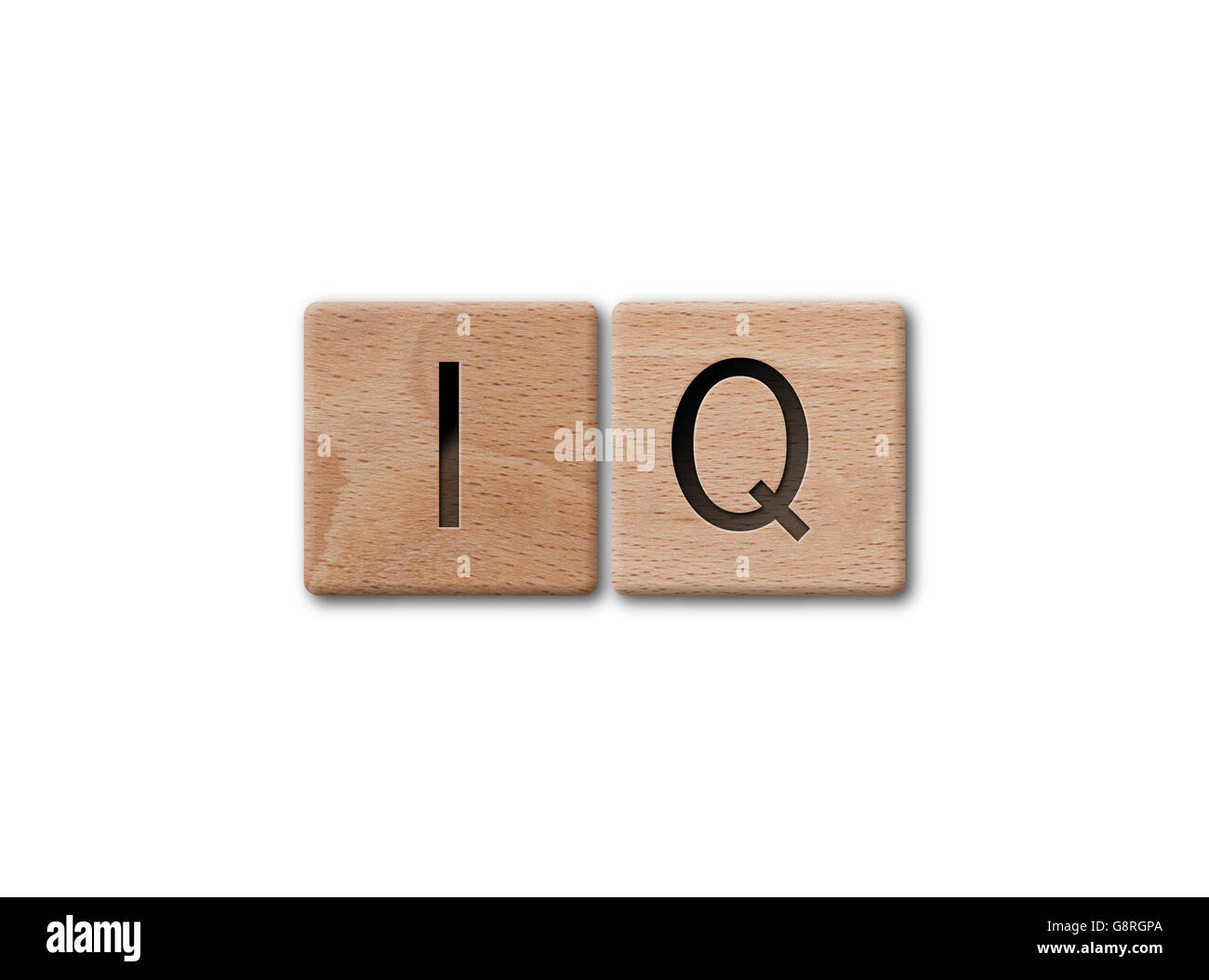 Lettere di legno ortografia iq su sfondo bianco Foto Stock