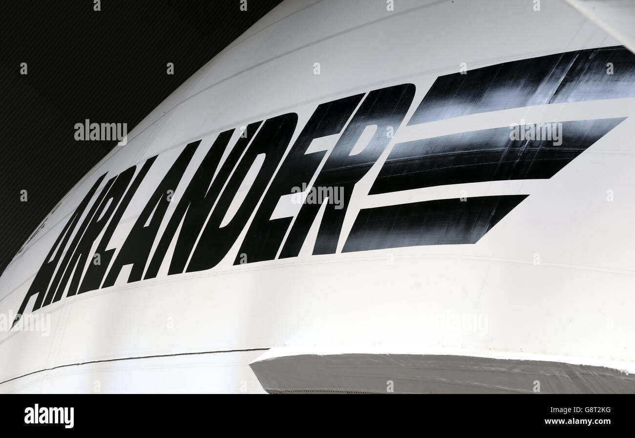 Airlander 10 svelato Foto Stock