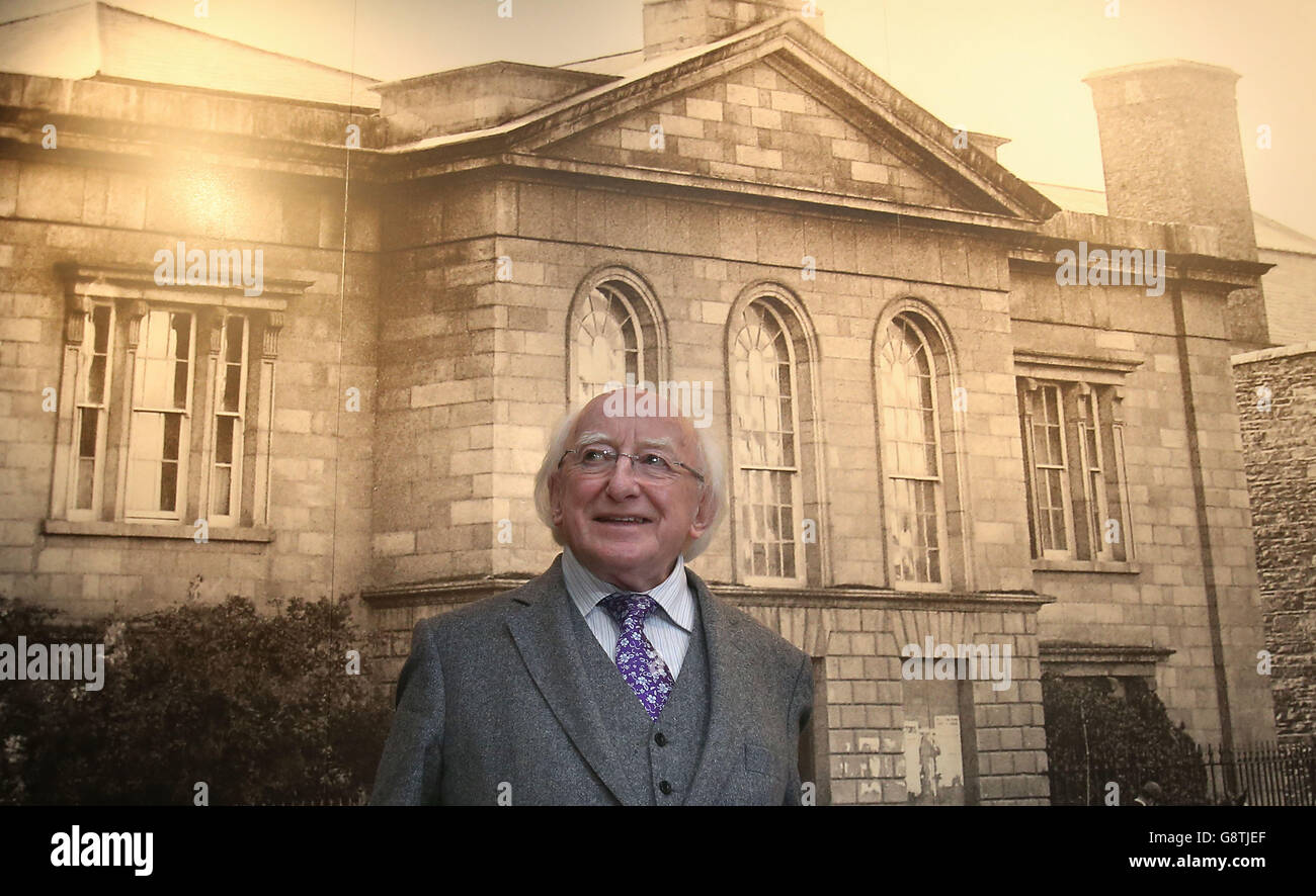 Presidente Michael D Higgins all'apertura del nuovo centro visitatori a Kilmainham Gaol, Dublino. Foto Stock