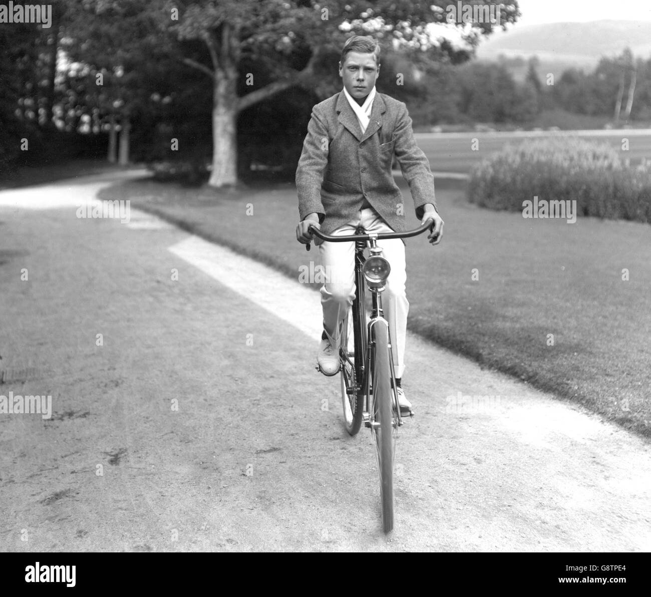 Il Principe del Galles in bicicletta. Data esatta sconosciuta. Foto Stock