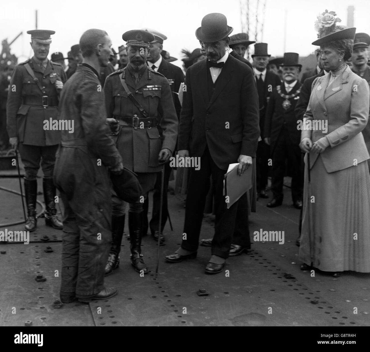 Re Giorgio V e la regina Mary - Cammell Laird - Birkenhead - 1917 Foto Stock