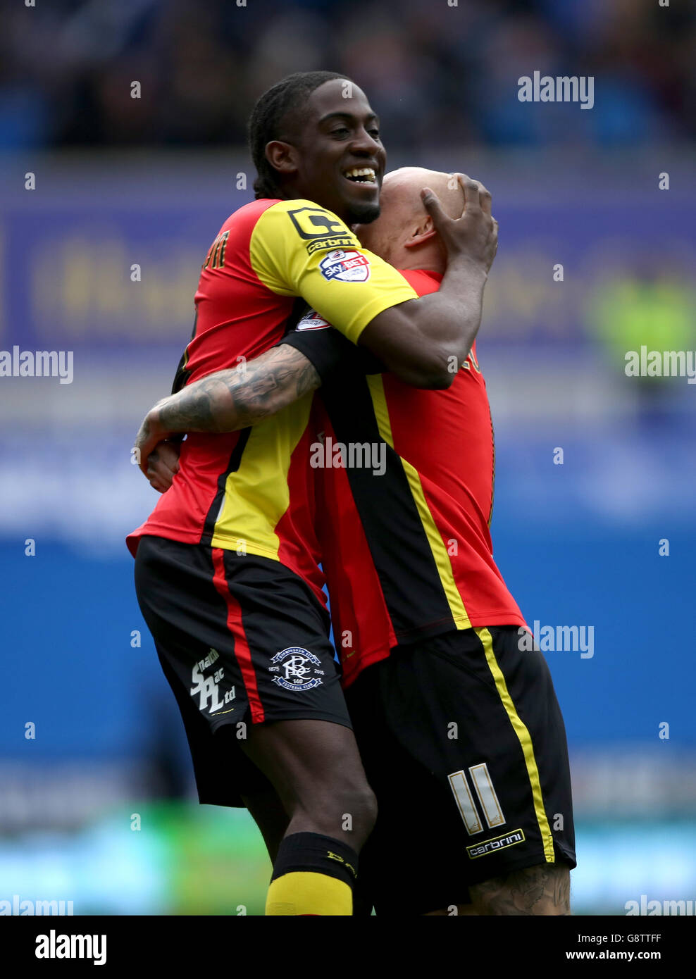 Reading v Birmingham City - Campionato Sky Bet - Stadio Madejski. Clayton Donaldson di Birmingham celebra il primo obiettivo del gioco del suo lato con il compagno di squadra David Cotterill Foto Stock
