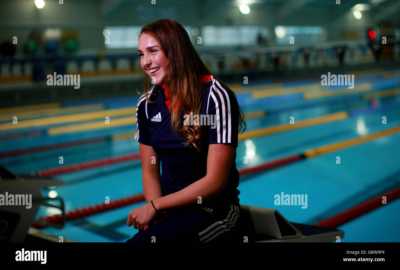 Chloe Tutton durante l'annuncio degli atleti del Team GB per i Giochi Olimpici di Rio 2016 presso la piscina dell'Università di Bath. Data immagine: Giovedì 21 aprile 2016. Il credito fotografico dovrebbe essere: David Davies/PA Wire Foto Stock