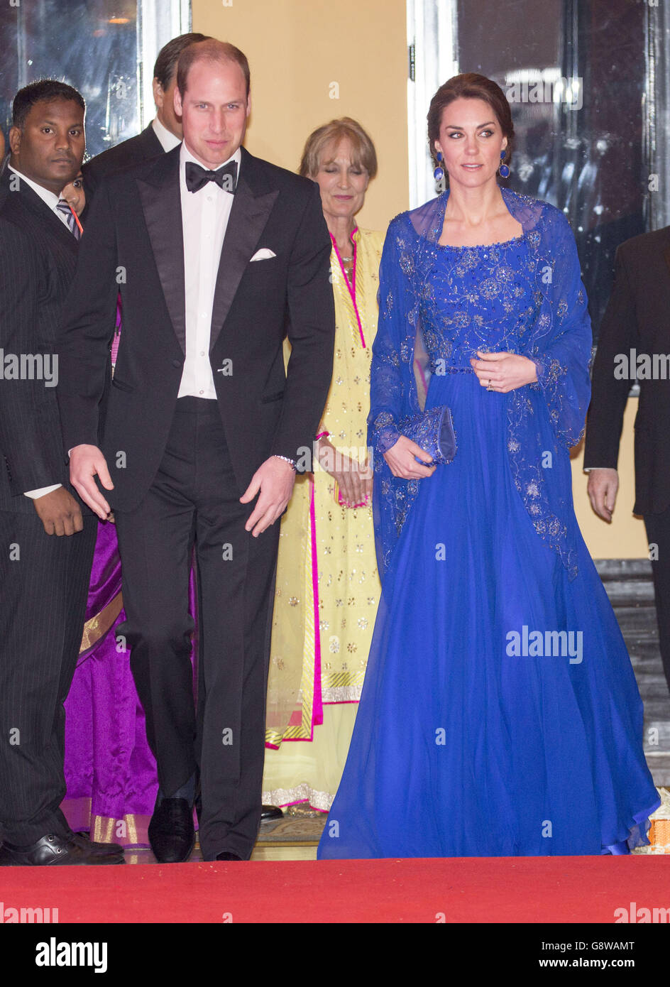 Il Duca e la Duchessa di Cambridge arrivano a un Bollywood Charity Gala ospitato dalla British High Commission e dal British Asian Trust all'hotel Taj Mahal Palace di Mumbai, India, durante il primo giorno del tour reale in India e Bhutan. Foto Stock