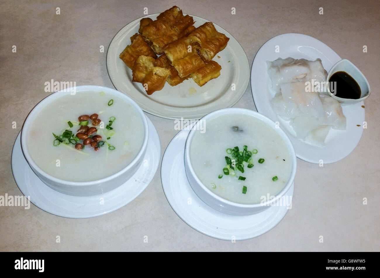 Congee,un favorito locale di Hong Kong prima colazione di stile in Richmond, BC, Canada. Foto Stock