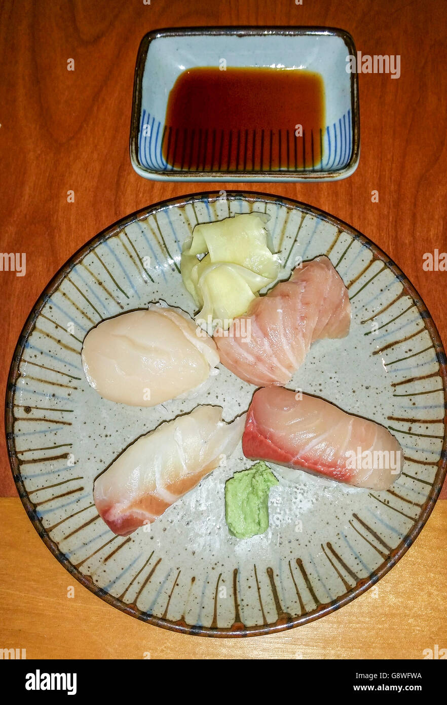 Top sushi di qualità (pesce crudo) in Richmond, BC, Canada. Qui è il tonno ventre smerlo, amberjack, snapper. Foto Stock