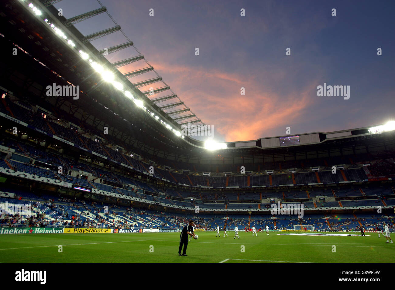 Soccer - UEFA Champions League - Gruppo F - Real Madrid v Olympiakos - Santiago Bernabeu Foto Stock