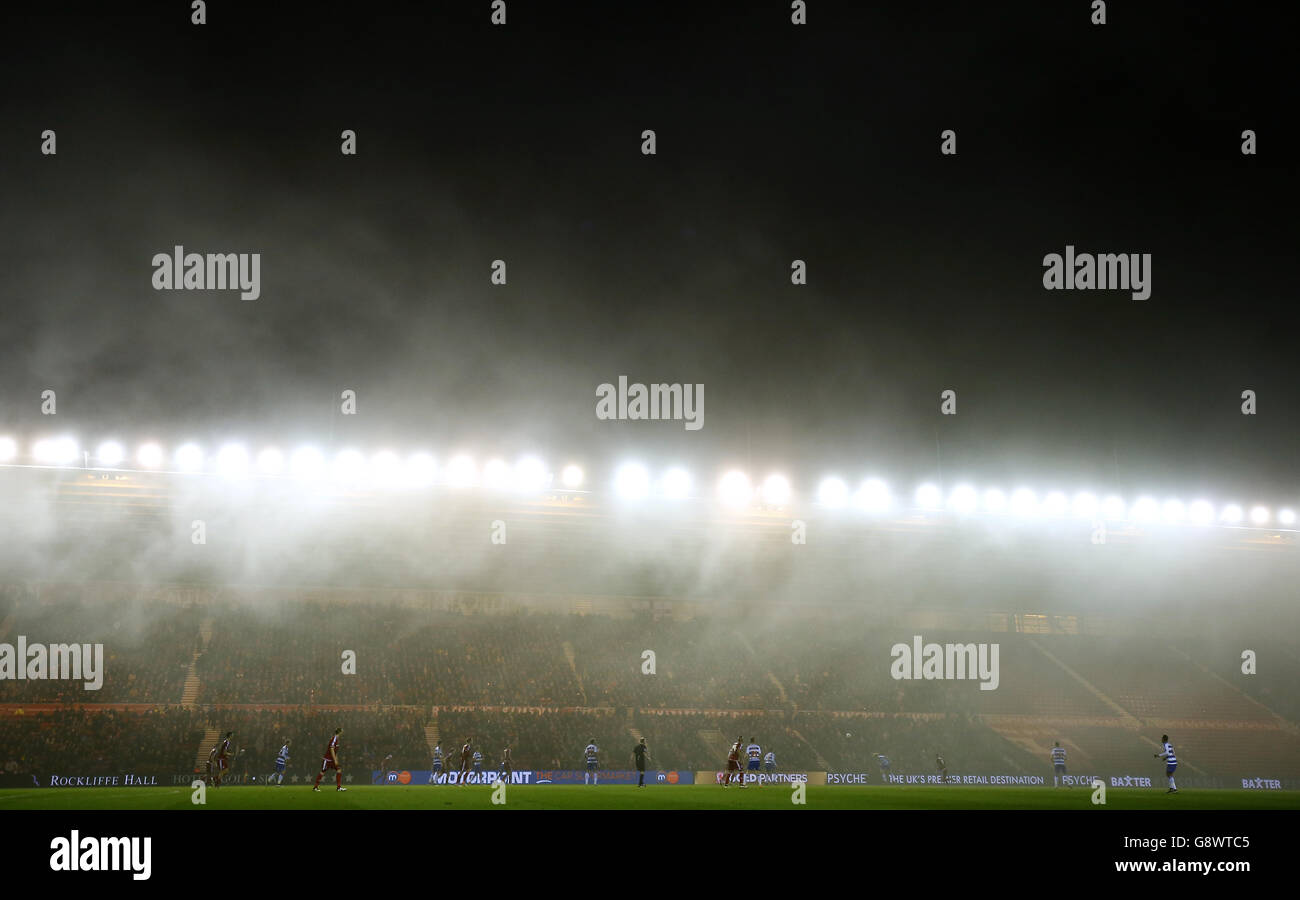 Una visione generale dell'azione durante la partita del campionato Sky Bet al Riverside Stadium di Middlesbrough. Foto Stock