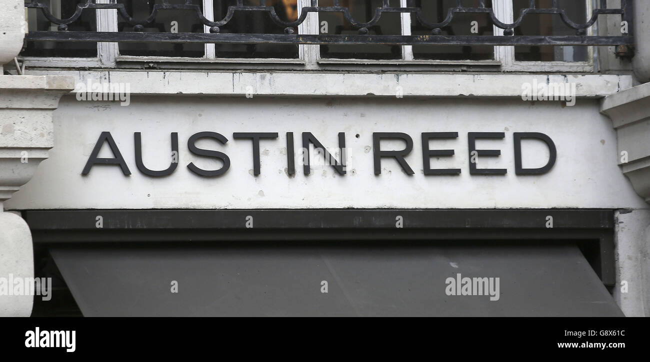 Un negozio Austin Reed a Regents Street, Londra, mentre la catena retail è in procinto di crollare formalmente in amministrazione, mettendo a rischio circa 1,000 posti di lavoro nel settore commerciale solo un giorno dopo che BHS ha colpito le rocce. Foto Stock