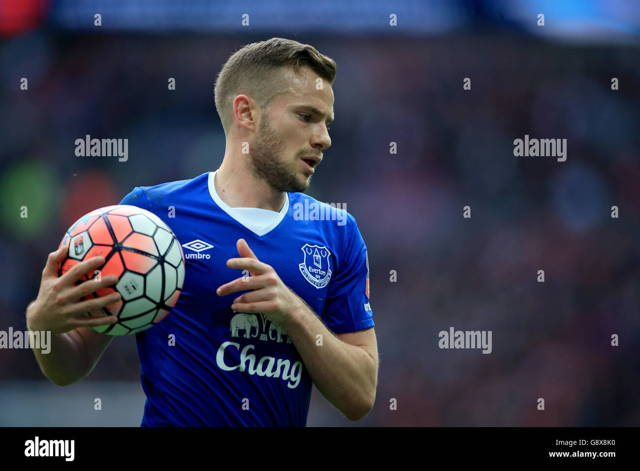 Tom Cleverley di Everton durante la Emirates fa Cup, partita semifinale al Wembley Stadium di Londra. Foto Stock