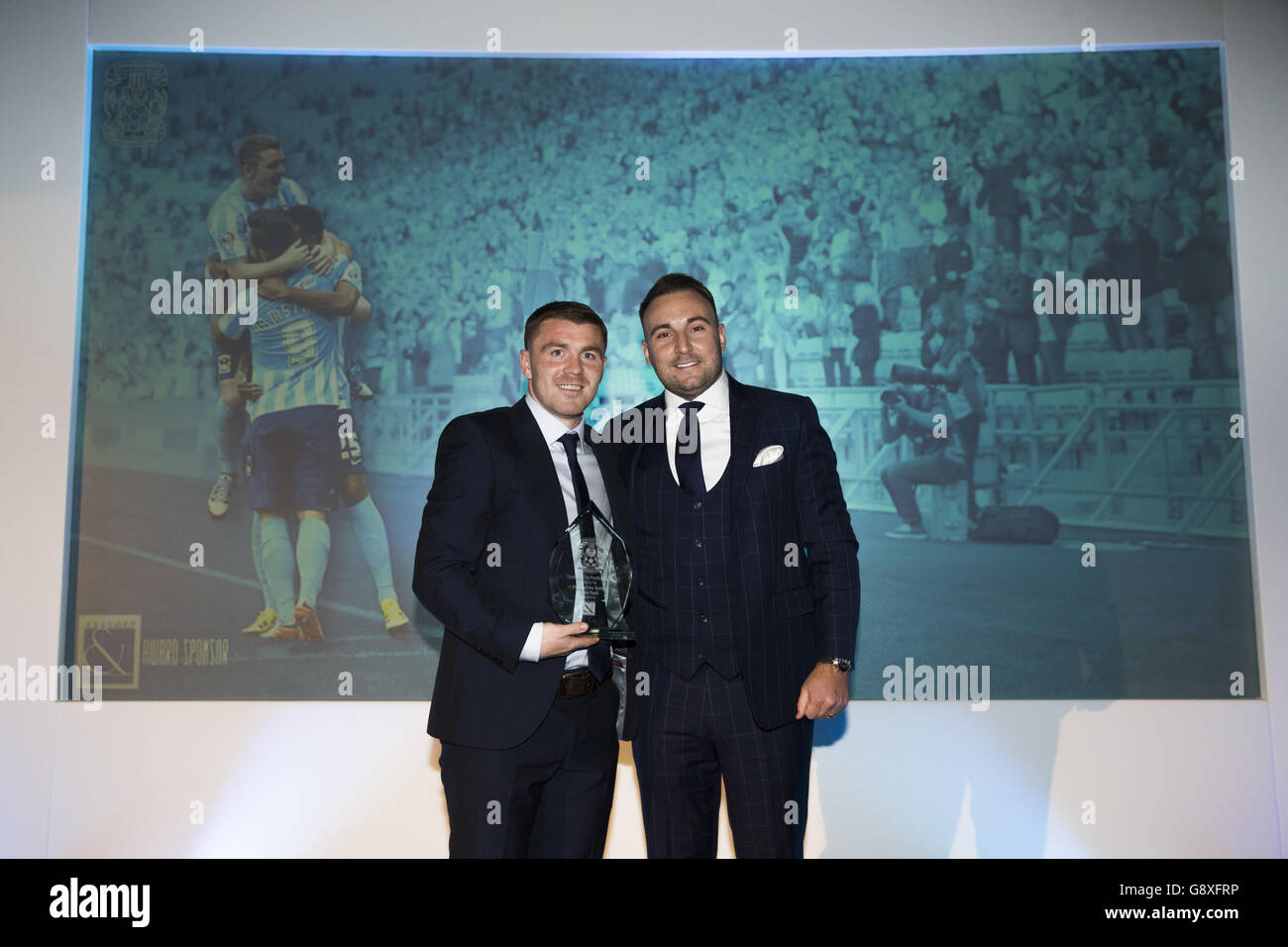 Coventry City End of Season Awards sera. John Fleck di Coventry City viene premiato con il premio Player of the Season Foto Stock