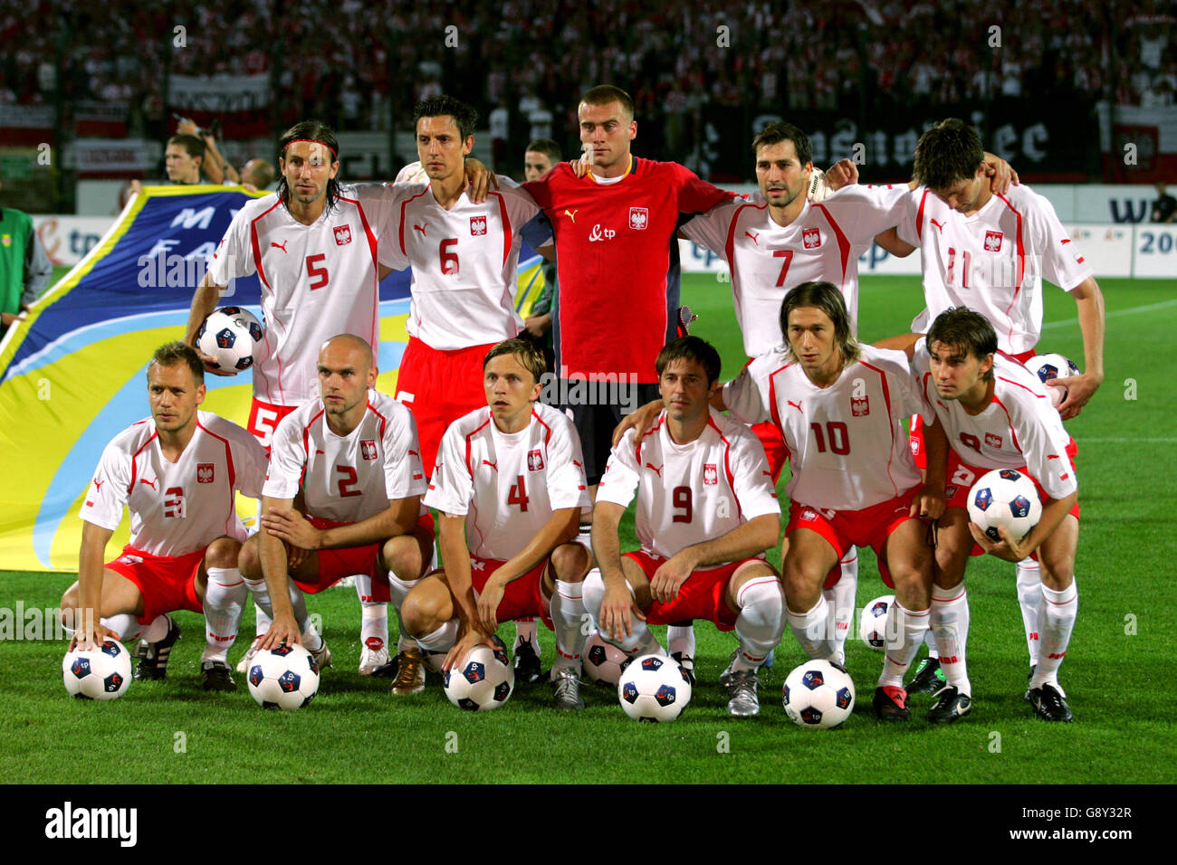 Calcio - Coppa del mondo FIFA 2006 Qualifier - Gruppo sei - Polonia contro Galles - Stadio Wojska Polskiego. Polonia, gruppo di squadra Foto Stock