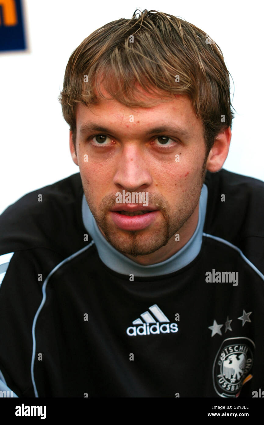 Calcio - Coppa delle Confederazioni FIFA 2005 - Gruppo A - Tunisia v Germania - Stadio dei Mondiali di calcio. Andreas Hinkel, Germania Foto Stock