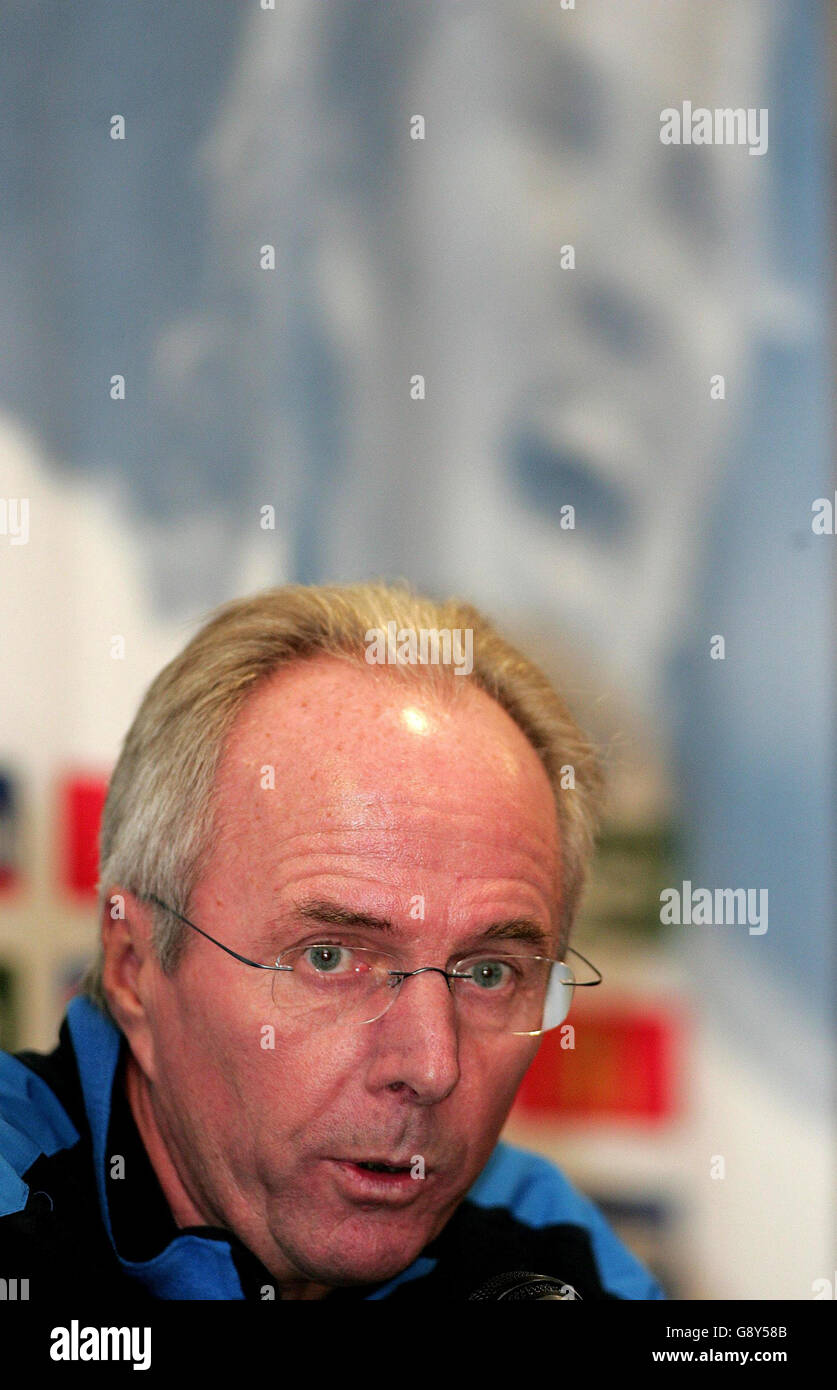 Il direttore inglese Sven Goran Eriksson durante una conferenza stampa a Old Trafford, Manchester, martedì 4 ottobre 2005. L'Inghilterra giocherà l'Austria in un turno di qualificazione della Coppa del mondo di sabato. PREMERE ASSOCIAZIONE foto. Il credito fotografico dovrebbe essere: Martin Rickett/PA. Foto Stock