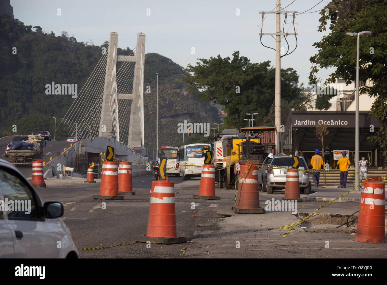 Gennaio RJ DE JANEIRO - 29/06/2016: i lavori della metropolitana linea 4 IN BAR TIJUCA - Consente di visualizzare le opere della linea 4 della metropolitana nel giardino La regione dell'oceano, in Barra da Tijuca. La costruzione può essere interrotta dopo che il tesoro nazionale dire che non saranno in grado di fornire garanzie per la stipulazione di contratti di prestito di R $ 1 miliardi di euro per completare le opere dovute al default dello Stato di Rio de Janeiro. (Foto: Luiz Souza / FotoArena) Foto Stock