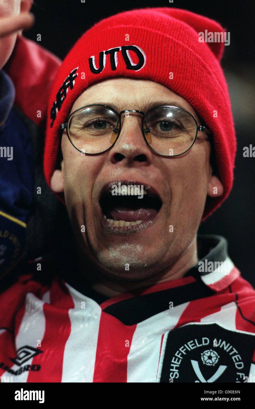 Calcio - gioco finale del quarto della Coppa fa di Littlewoods - Sheffield United / Coventry City. Sheffield United tifosi festeggia Foto Stock