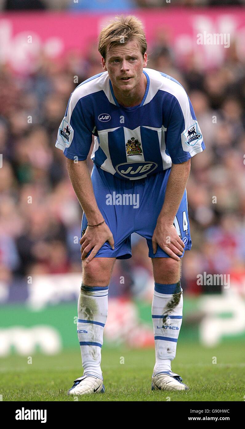 Calcio - fa Barclays Premiership - Aston Villa v Wigan Athletic - Villa Park. Alan Mahon di Wigan Athletic Foto Stock