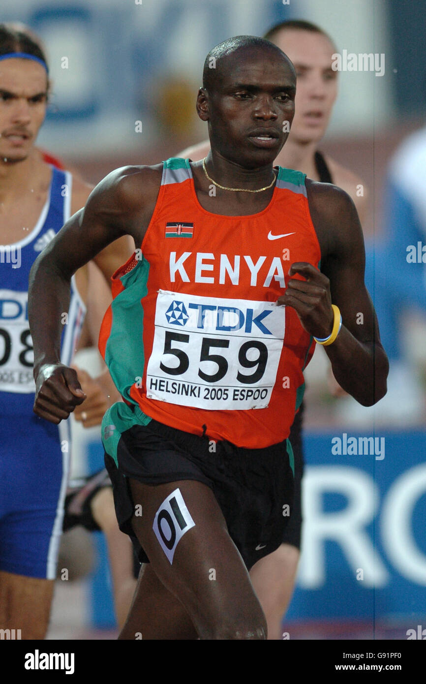 Atletica - Campionati mondiali di atletica IAAF - Helsinki 2005 - Stadio Olimpico. Alex Kipchirchir del Kenya durante la semifinale Mens 1500m Foto Stock