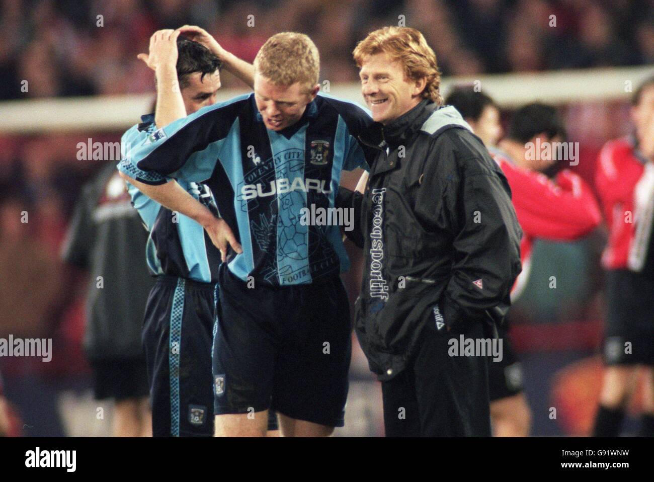 Calcio - Littlewoods fa Cup Quarter Final Replay - Sheffield United / Coventry City. Gordon Strachan (R) e David Burrows (L), responsabile della città di Coventry Foto Stock