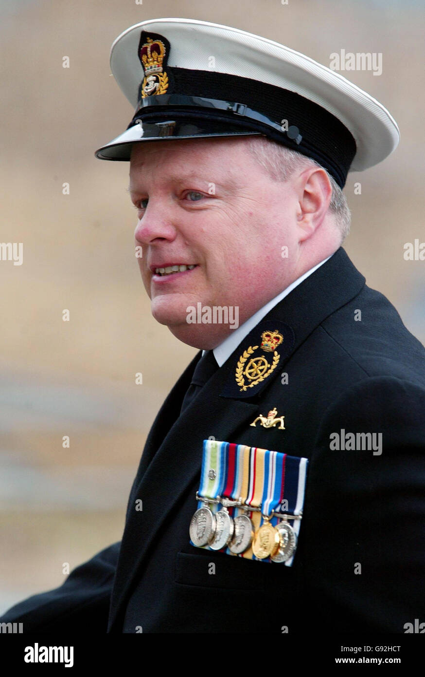 Royal Navy Chief Petty Officer coxswain Neil Maitland arriva a una corte marziale a HMS Nelson a Portsmouth Martedì 10 gennaio 2006, Per dare prove nella corte marziale del suo ex comandante capitano Robert Tarrant che è accusato di bullismo lui e altri membri dell'equipaggio del sommergibile HMS Talent. Vedi PA storia COURTS Submarine. PREMERE ASSOCIAZIONE foto. Il credito fotografico dovrebbe essere: Chris Ion / PA. Foto Stock