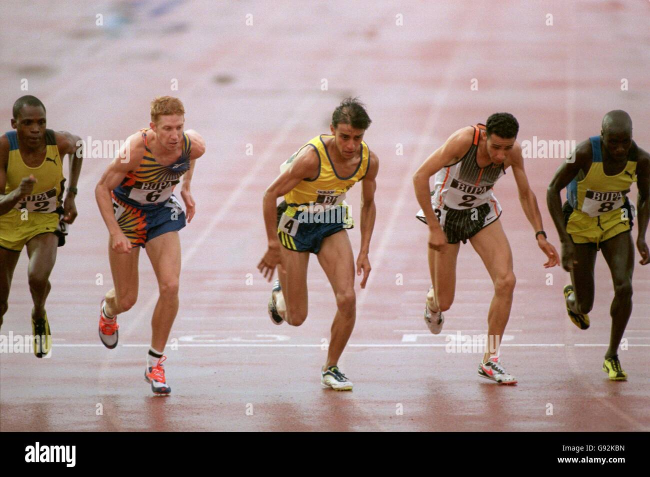 Atletica - Bupa Games - Gateshead - uomini 2000 m. L'inizio della gara Mens 2000m Foto Stock