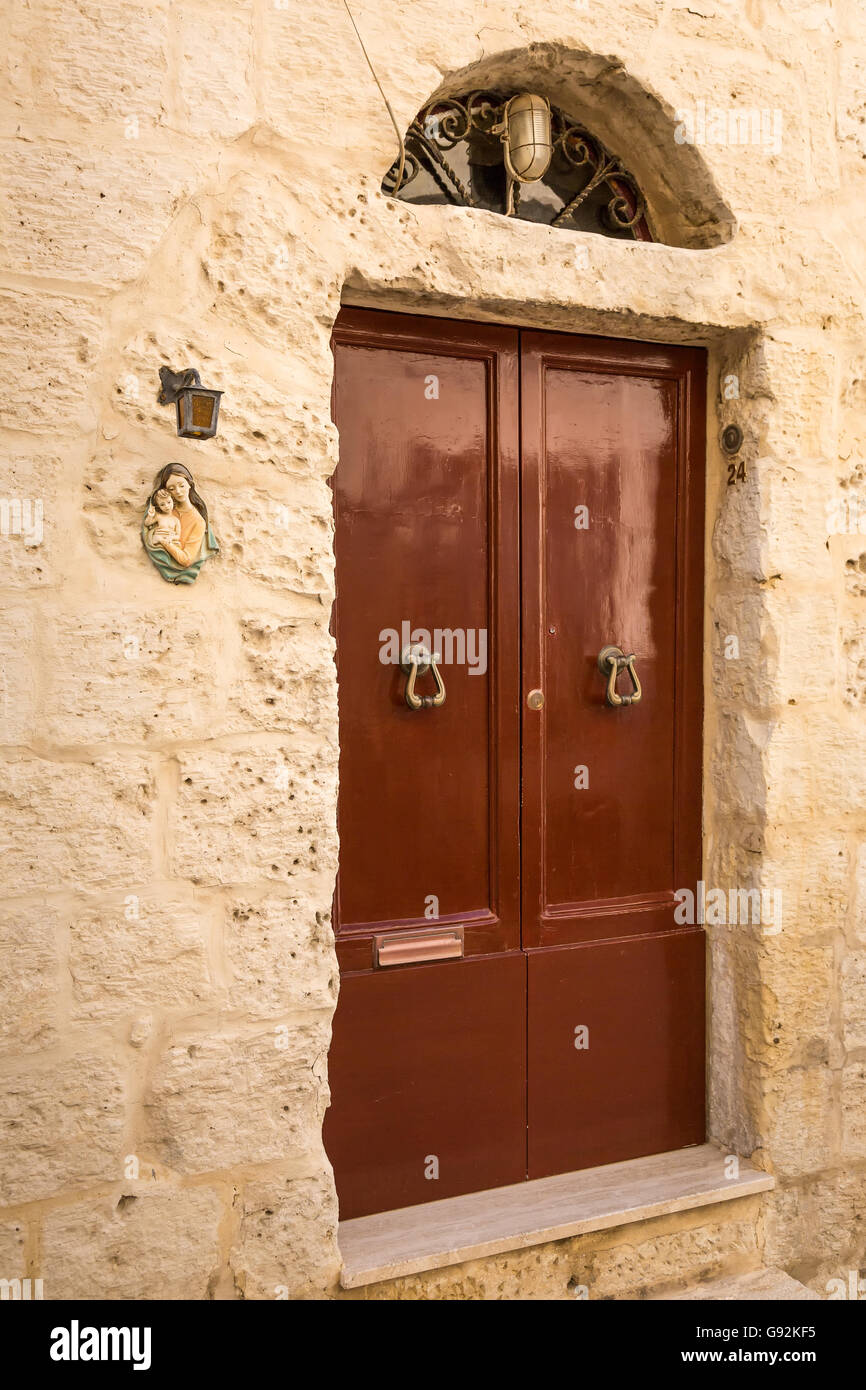 Mdina, Malta - 04 maggio 2016: dettagli delle silenziose strade della città vecchia di Mdina, Malta - vecchia capitale e città silenziosa di mal Foto Stock