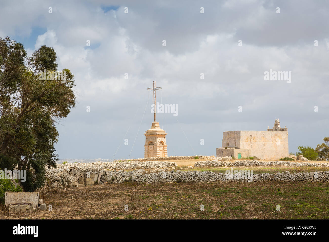 Laferla cross vicino a Siggiewi sull'isola di Malta. Foto Stock