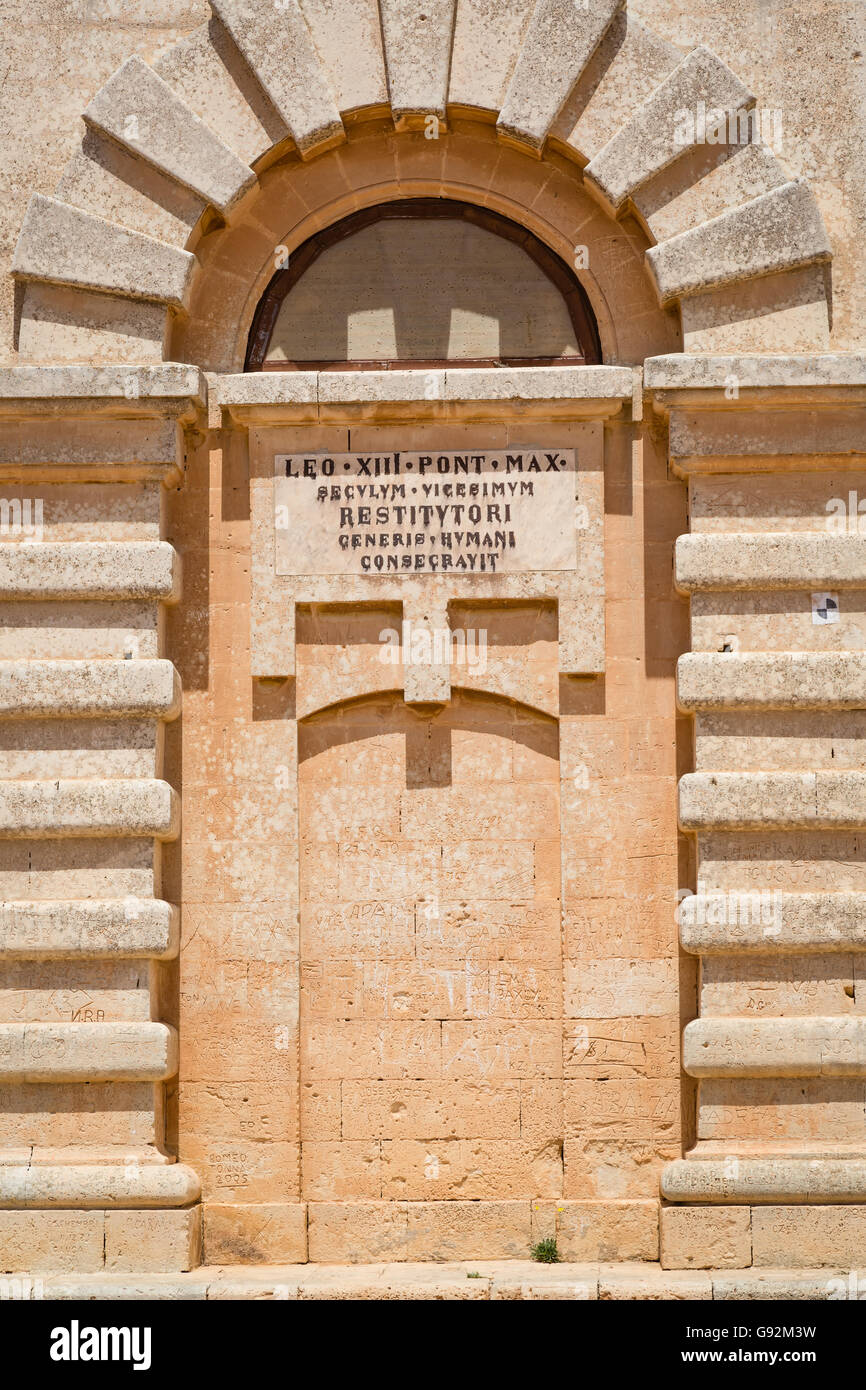 Laferla cross vicino a Siggiewi sull'isola di Malta. Foto Stock