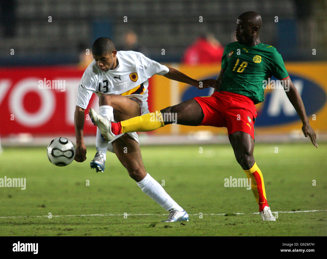 Calcio - Coppa d'Africa delle Nazioni 2006 - Gruppo B - Camerun v Angola - Accademia Militare Stadium Foto Stock