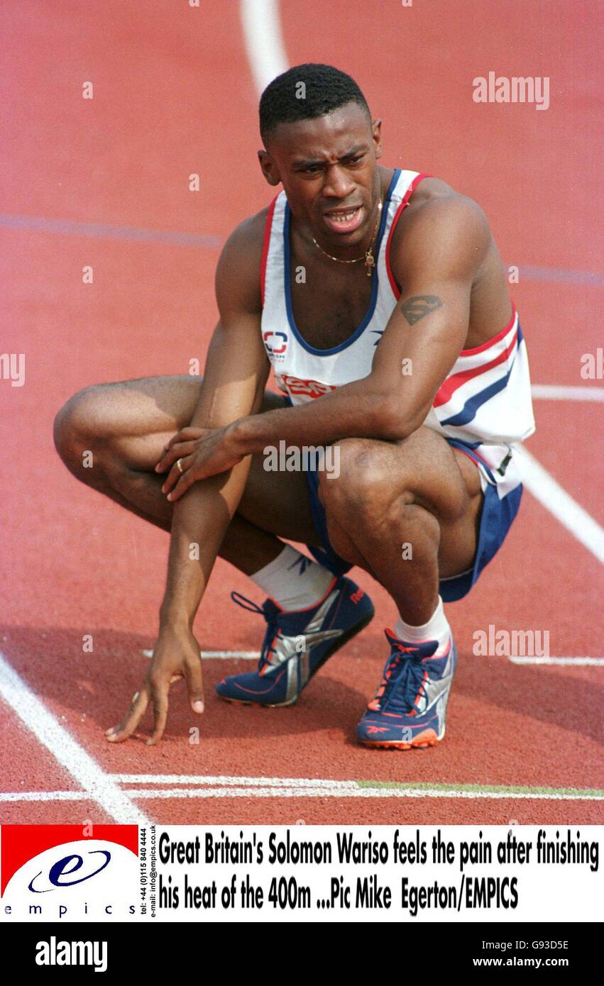 Atletica - 17° Campionato europeo - Budapest. Il Salomone Wariso della Gran Bretagna sente il dolore dopo aver finito il suo calore dei 400m Foto Stock