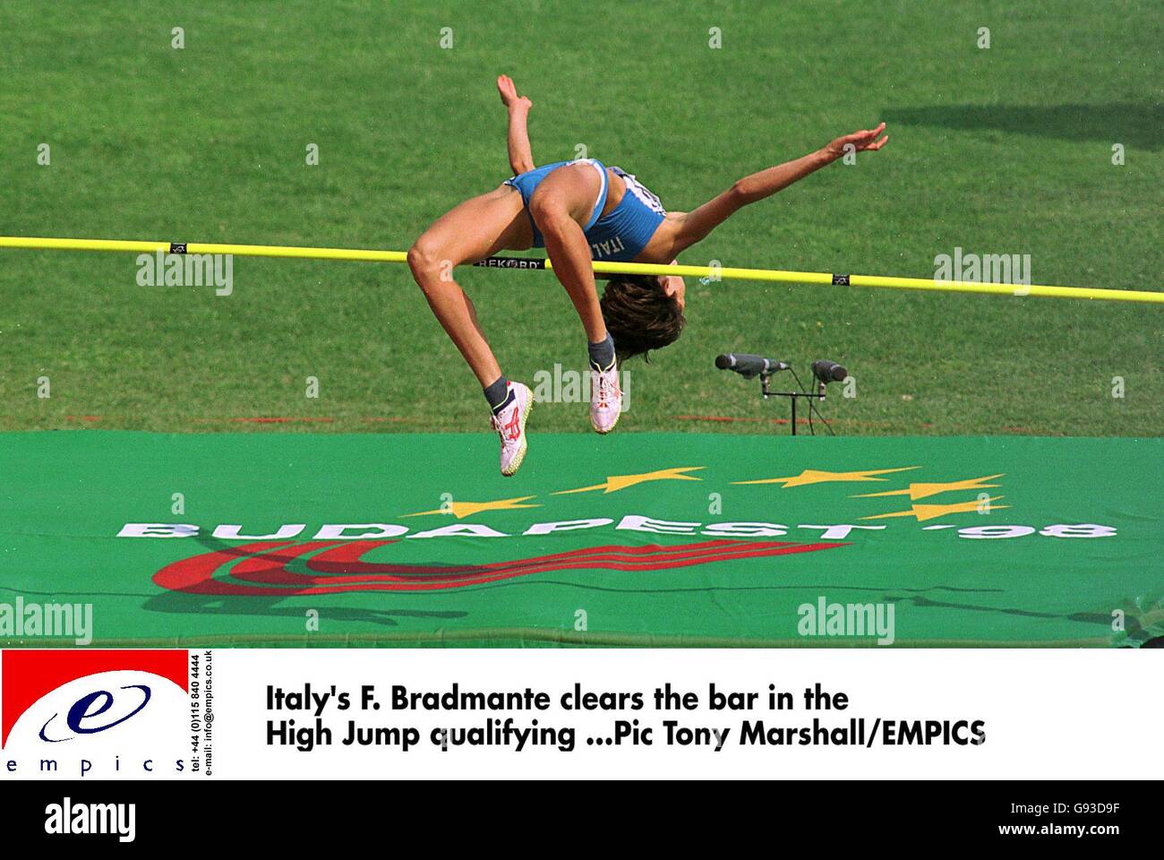 La F.Bradmante italiana schiarisce il bar nelle qualifiche High Jump Foto Stock