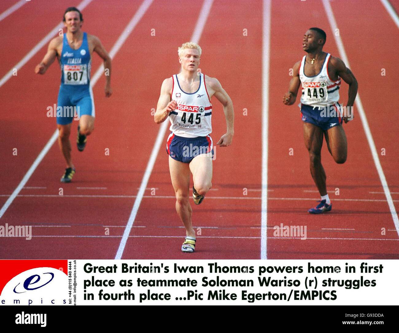 Il grande britannico Iwan Thomas poteri a casa in primo luogo come Il compagno di squadra Soloman Wariso (r) lotta al quarto posto Foto Stock