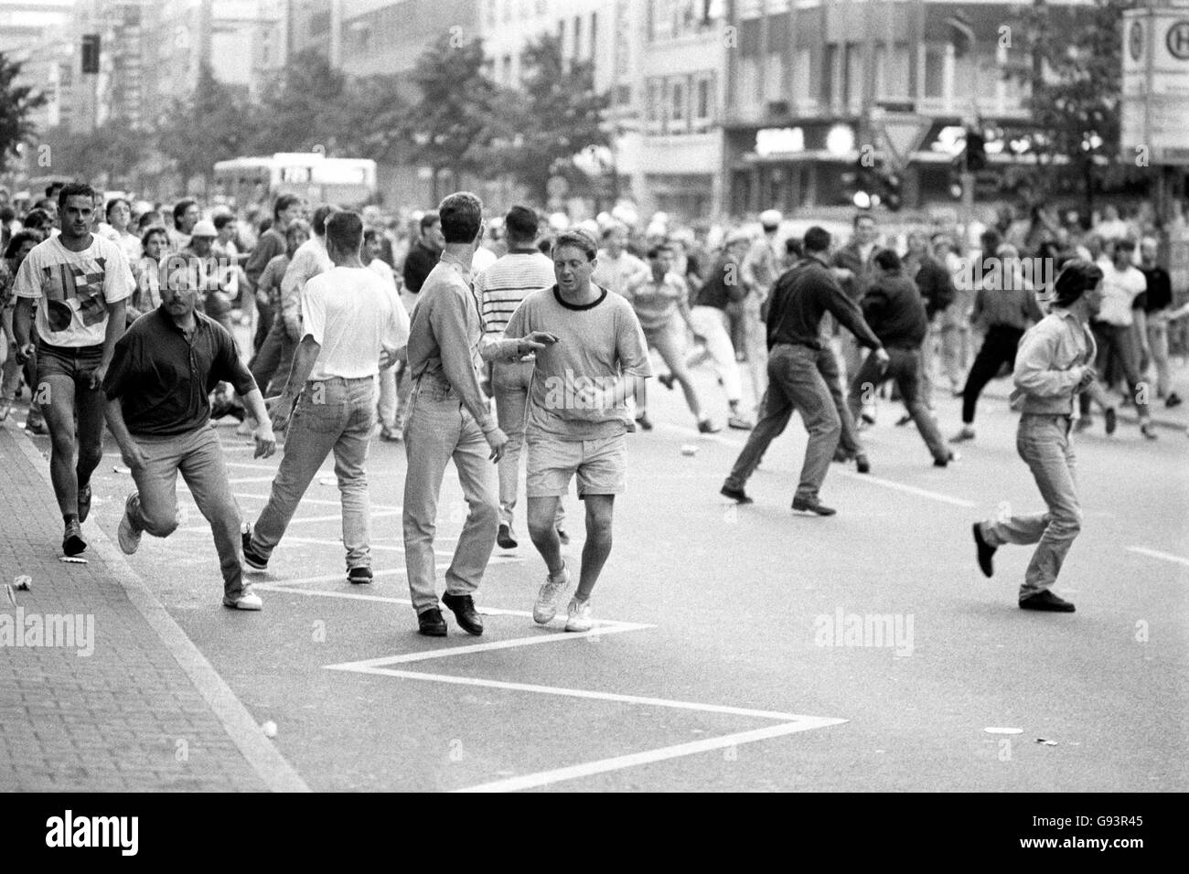 Calcio - Campionati Europei - Euro 88 Germania Ovest - Gruppo Due - Paesi Bassi v Inghilterra - Rheinstadion Foto Stock