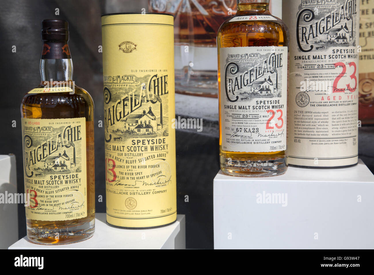 Craigellachie Malt Whisky Bottiglia in vetrina, Royal Mile Street; Edimburgo, Scozia Foto Stock