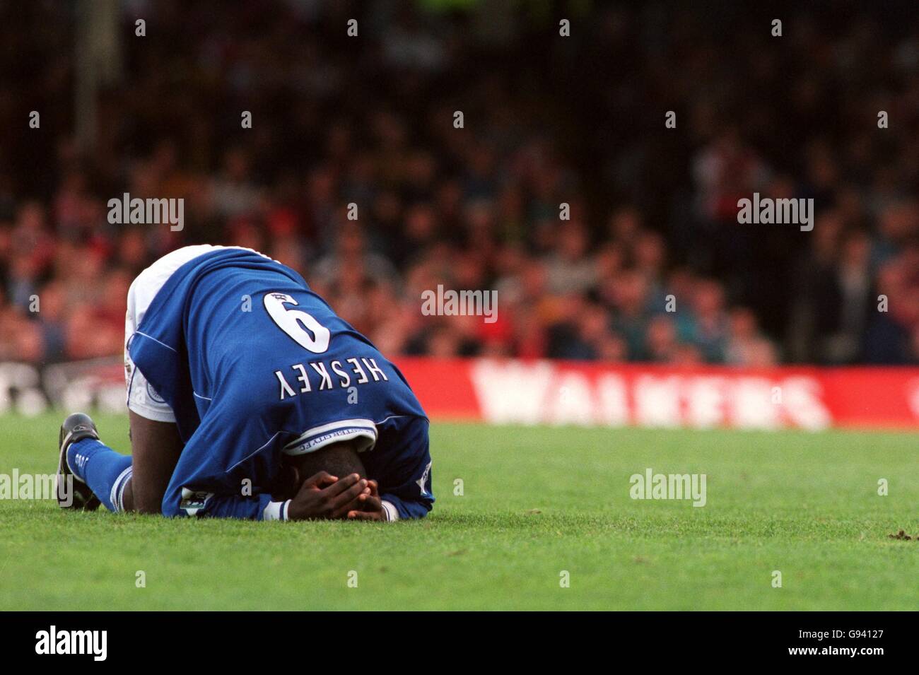 Calcio - fa Carling Premiership - Leicester City / Arsenal. Emile Heskey di Leicester City sul terreno, tenendo la testa Foto Stock