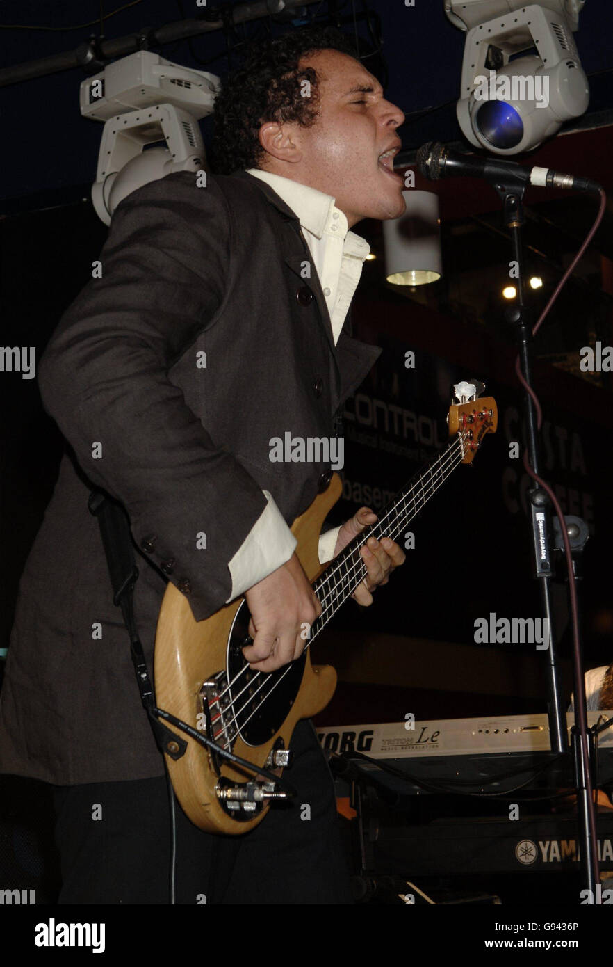 Kubb si esibì dal vivo a Vigin Megastore, Oxford Street, nel centro di Londra, venerdì 10 febbraio 2006. PREMERE ASSOCIAZIONE foto. Il credito fotografico dovrebbe essere: Yui Mok/PA Foto Stock