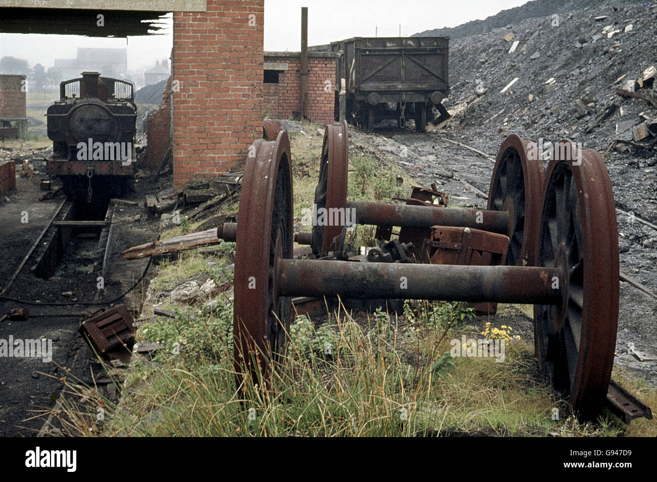 Ex grande Western 5700 Classe 0-6-0PT n. 9792 risiede fuori uso a Maerdy Colliery. Foto Stock