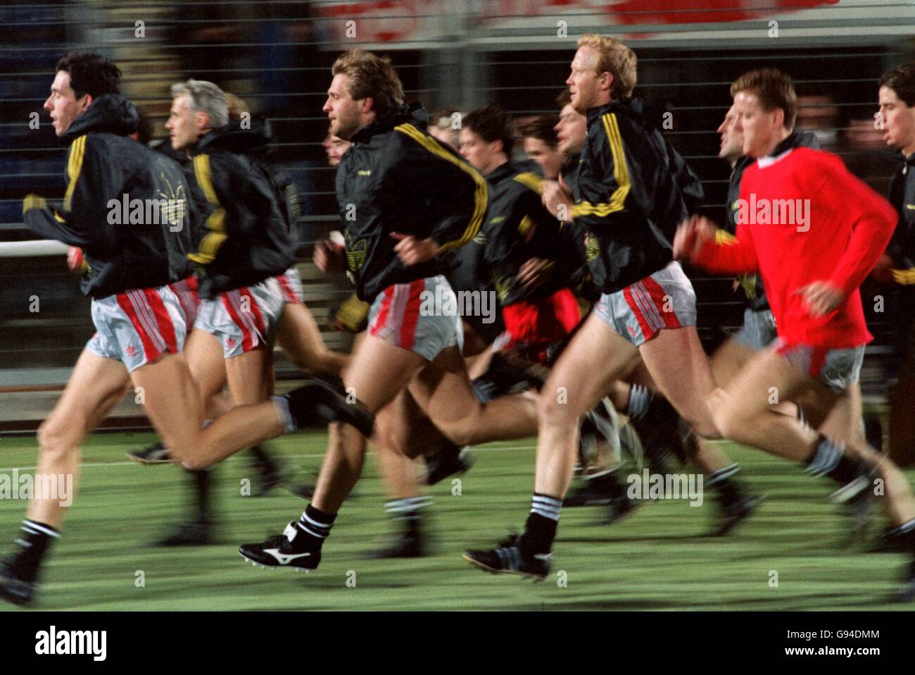 Calcio europeo - Coppa UEFA -FC Swarovski Tirol v Liverpool -allenamento-. Gary Ablett, Jan Molby, Mark Wright, Steve Nicolo Foto Stock