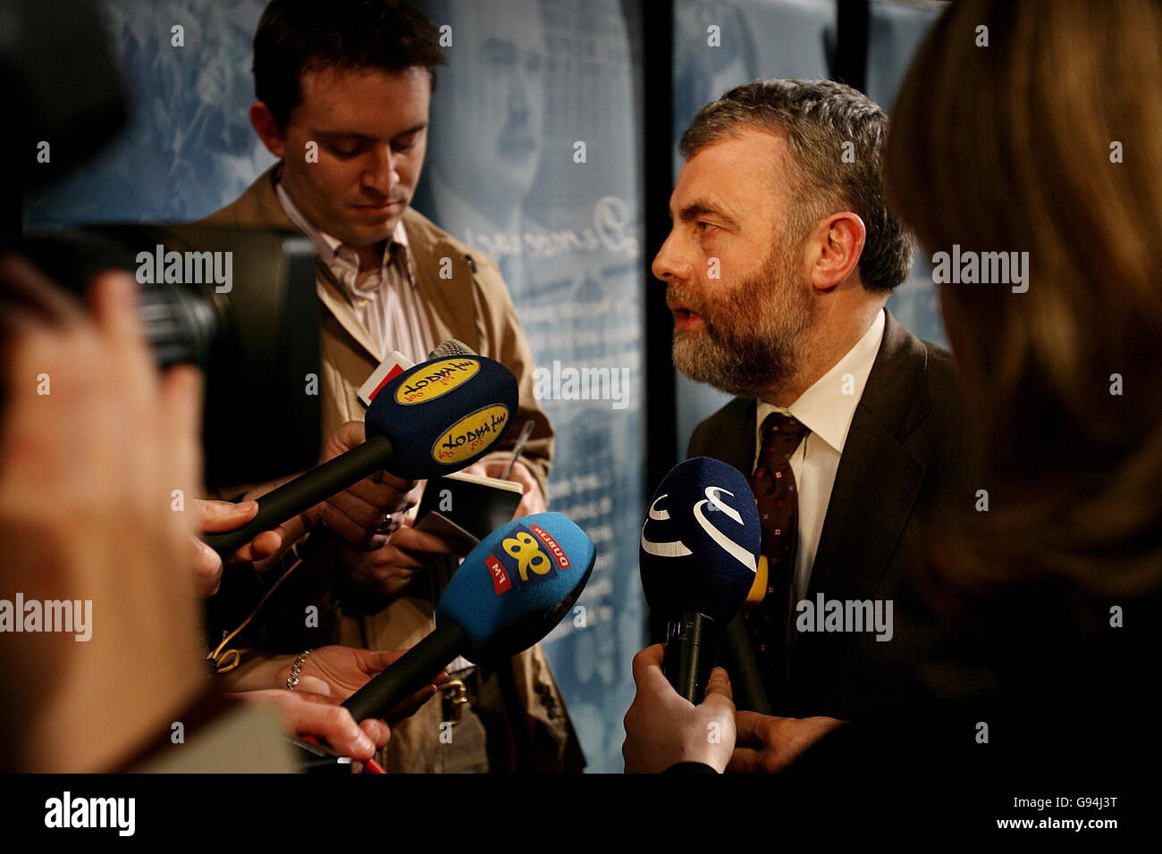 Jack o'Connor, leader dell'Unione della SIPTU, è intervistato dai media durante i colloqui su un nuovo accordo di partnership presso l'Abbey Theatre di Dublino, martedì 31 gennaio 2006. Dopo due ore di dibattito, i delegati hanno votato in modo schiacciante per partecipare a un nuovo accordo di partenariato nazionale in sostituzione dell'attuale accordo sul progresso sostenibile. Vedere la storia della PA POLITICA Union Ireland. PREMERE ASSOCIAZIONE foto. Il credito fotografico dovrebbe essere: Julien Behal/PA. Foto Stock