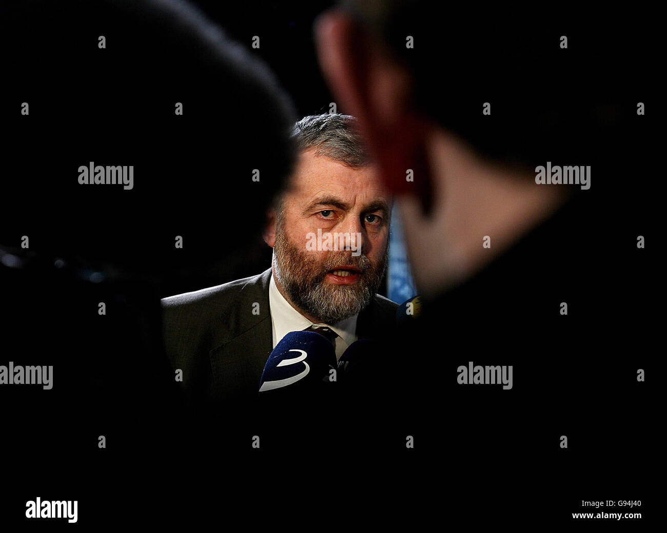 Jack o'Connor, leader dell'Unione della SIPTU, è intervistato dai media durante i colloqui su un nuovo accordo di partnership presso l'Abbey Theatre di Dublino, martedì 31 gennaio 2006. Dopo due ore di dibattito, i delegati hanno votato in modo schiacciante per partecipare a un nuovo accordo di partenariato nazionale in sostituzione dell'attuale accordo sul progresso sostenibile. Vedere la storia della PA POLITICA Union Ireland. PREMERE ASSOCIAZIONE foto. Il credito fotografico dovrebbe essere: Julien Behal/PA. Foto Stock