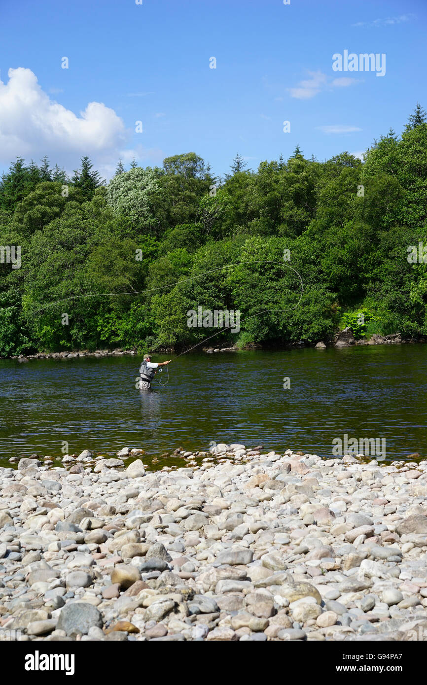 La pesca del salmone sul fiume Lochy, Fort William,Scozia, Regno Unito. Foto Stock