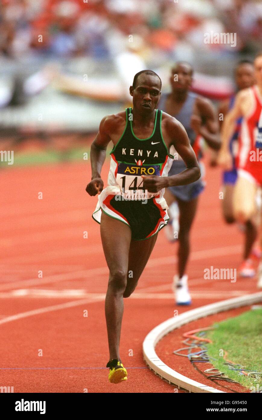 Atletica - 16° Commonwealth Games - Kuala Lumpur, Malesia - Semifinale maschile di 1500m. John Kibowen, Kenya Foto Stock